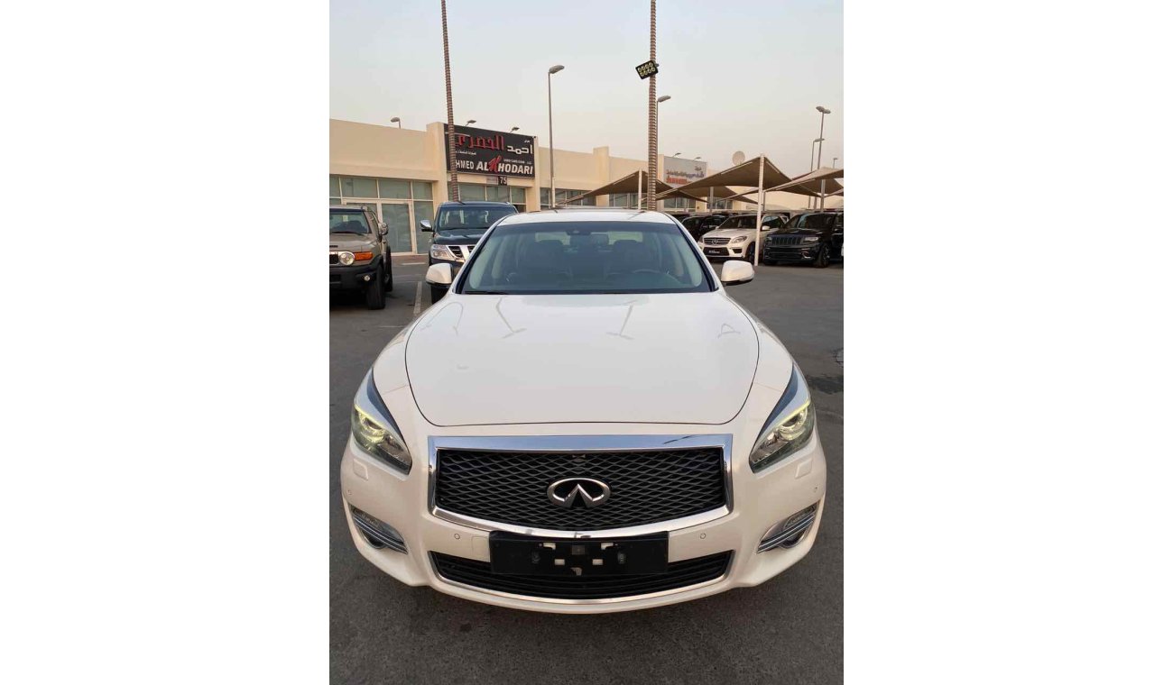 إنفينيتي Q70 إنفنيتي //Q70// خليجي موديل //2016// فل اوبشن