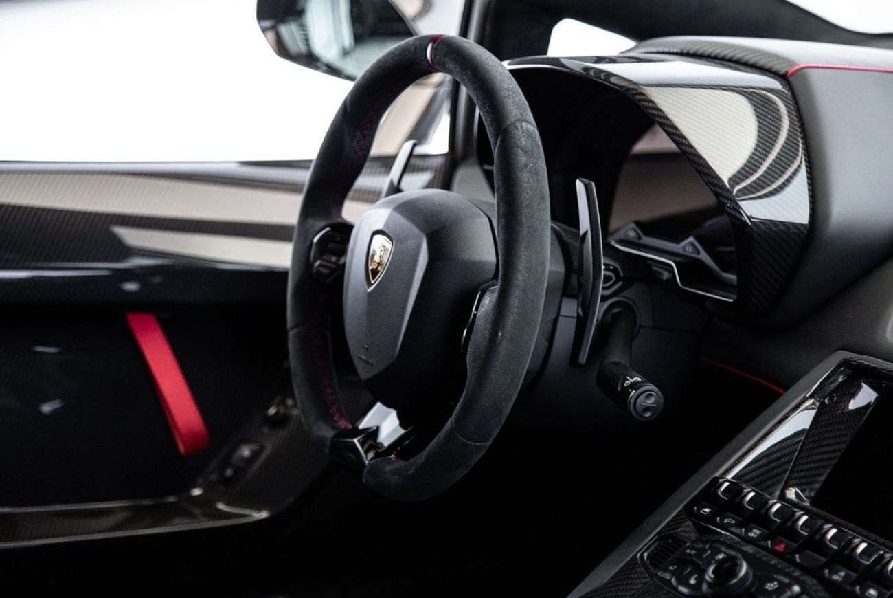 لامبورغيني أفينتادور LP770-4 SVJ