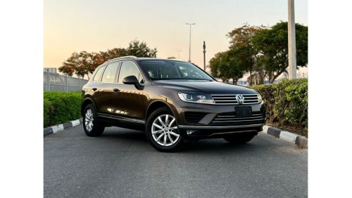 Volkswagen Touareg GCC, original paint, low mileage, clean car.