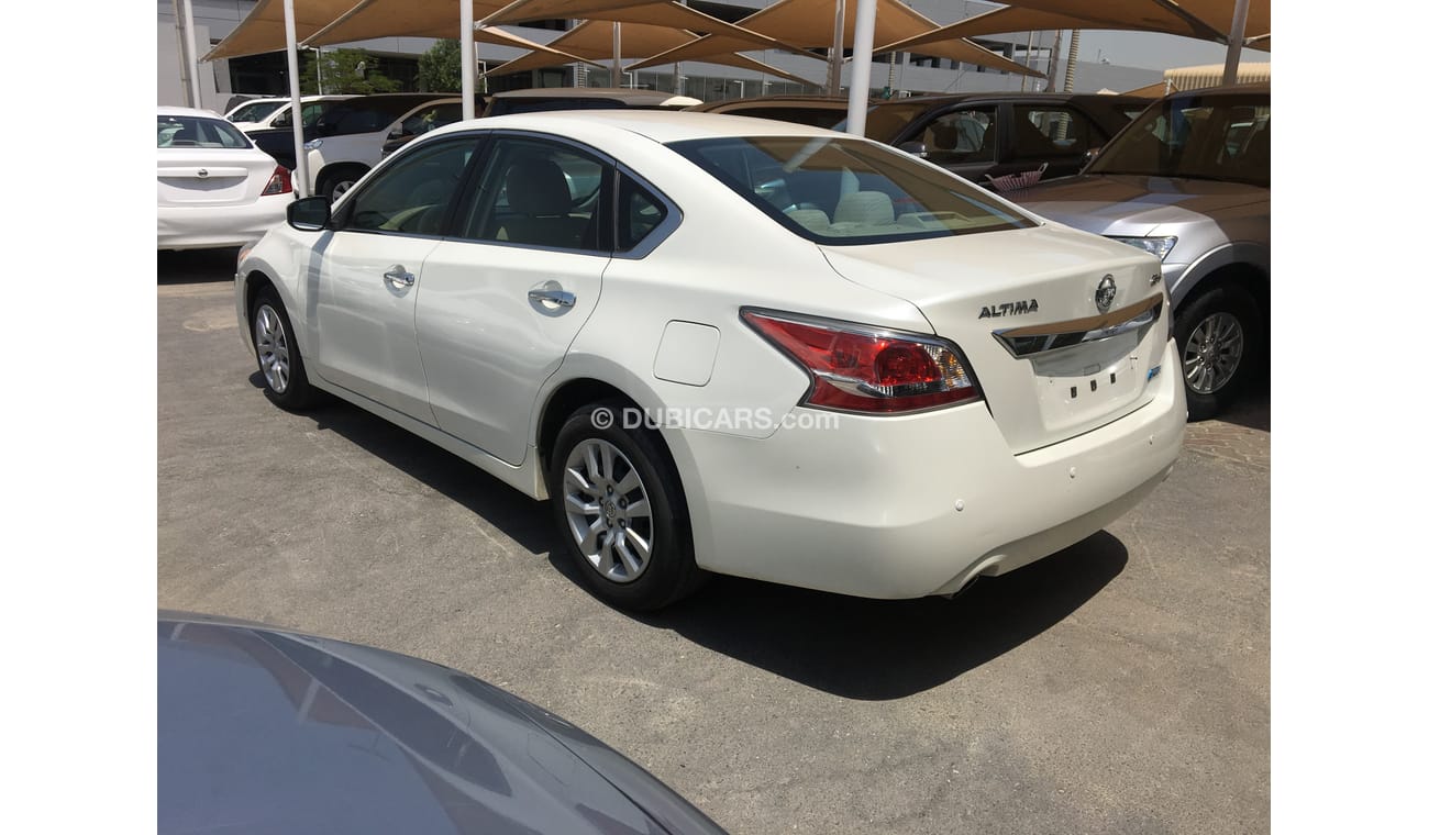 نيسان ألتيما نحن نقدم : * خدمات تمويل السيارات على البنوك * ضمان ممدد * خدمات التسجيل / التصدير