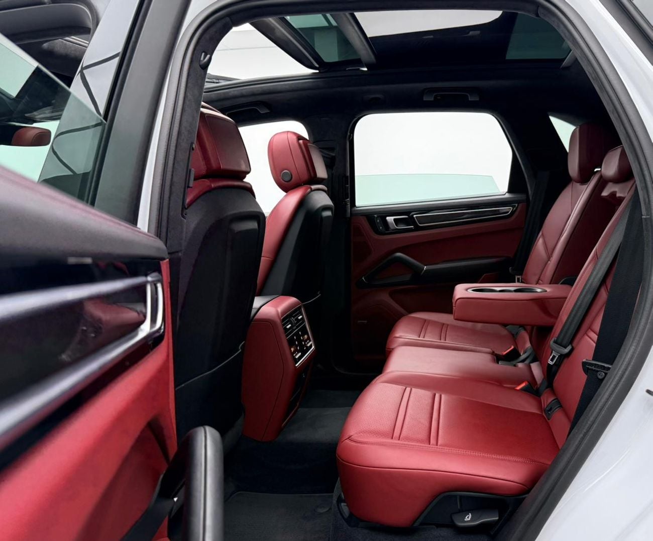 Porsche Cayenne 2023 Porsche Cayenne GTS, 2027 Porsche Warranty, Full Porsche Service History, Low Km, GCC
