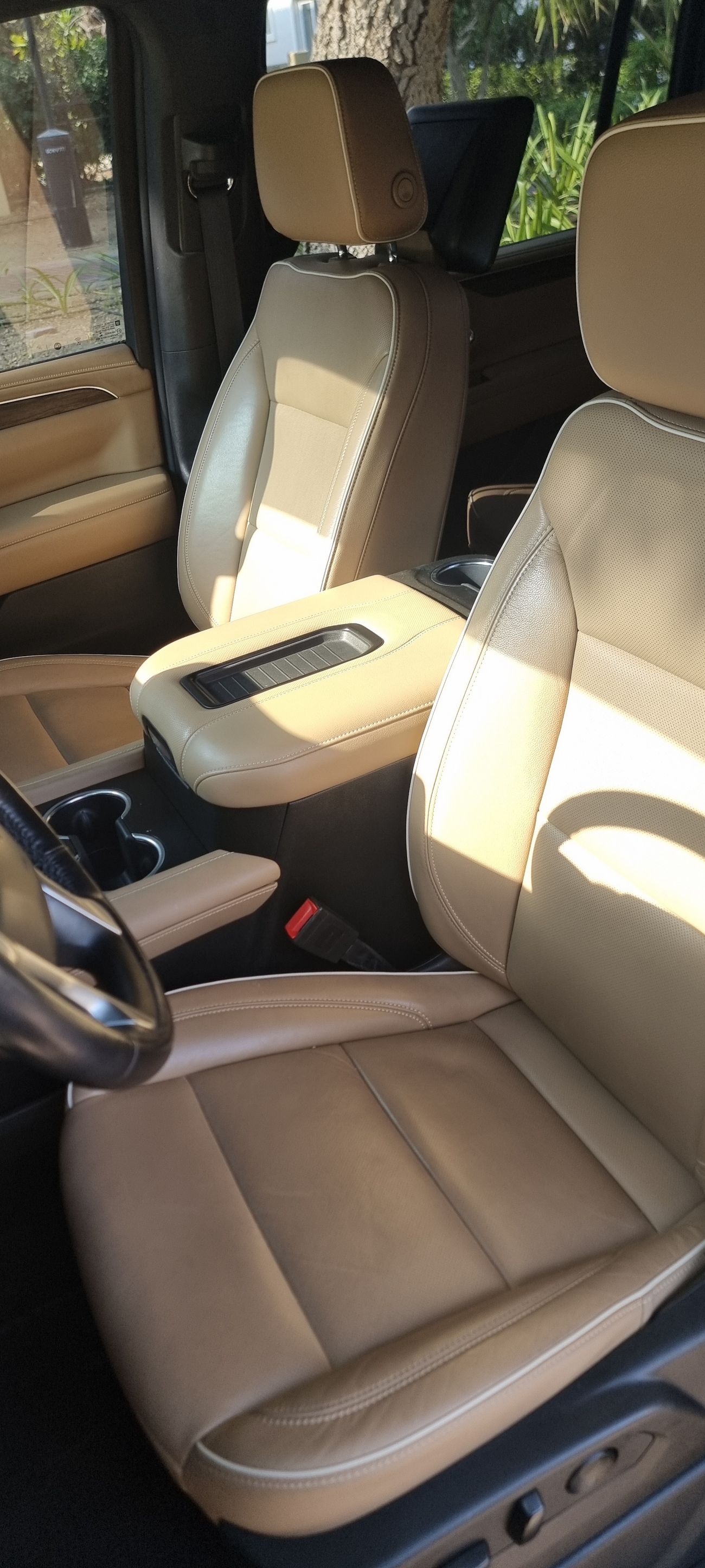 Chevrolet Suburban Premier 5.3L 4WD (8 Seater)