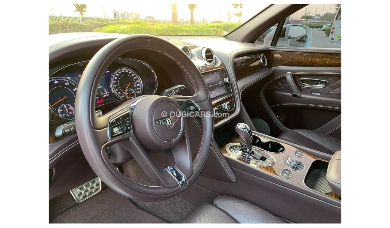 بنتلي بينتايجا سيجناتشر