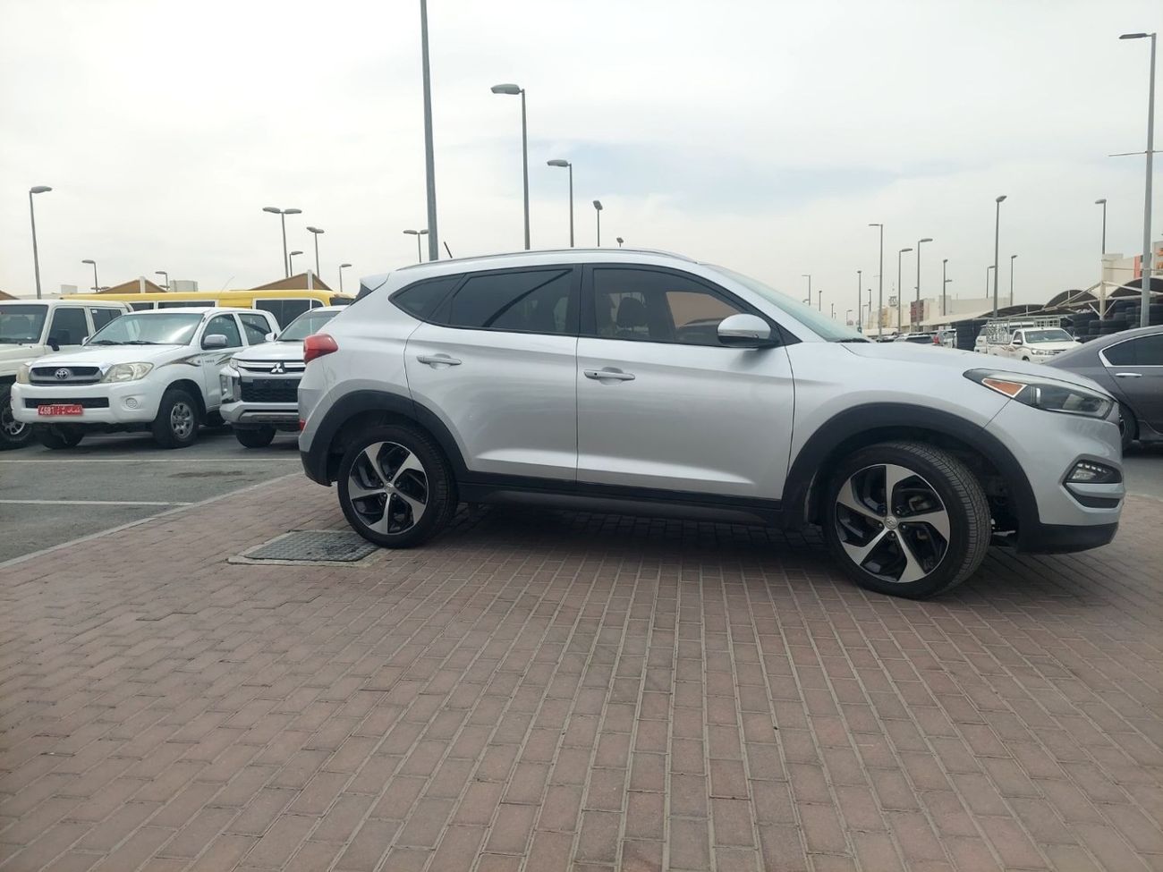 Hyundai Tucson 1.6L PETROL AUTOMATIC TRANSMISSION ( AMERICAN SPECS )