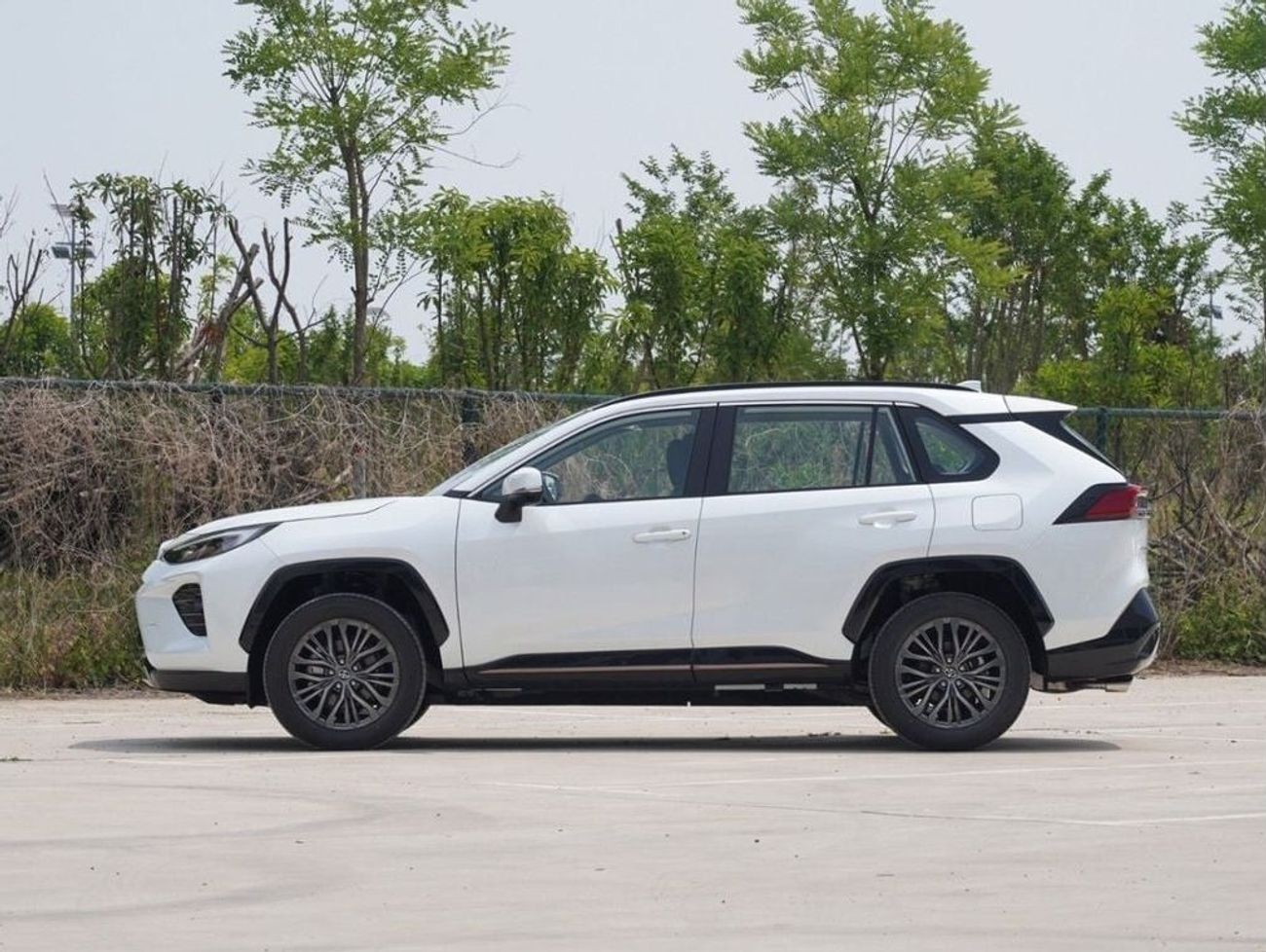 تويوتا وايلدلاندر 2.0 L , 4WD , luxury plus