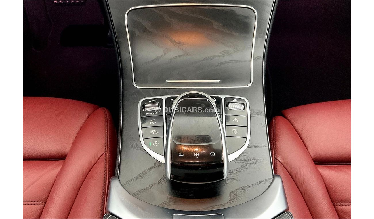 Mercedes-Benz C 200 Premium (AMG Line)