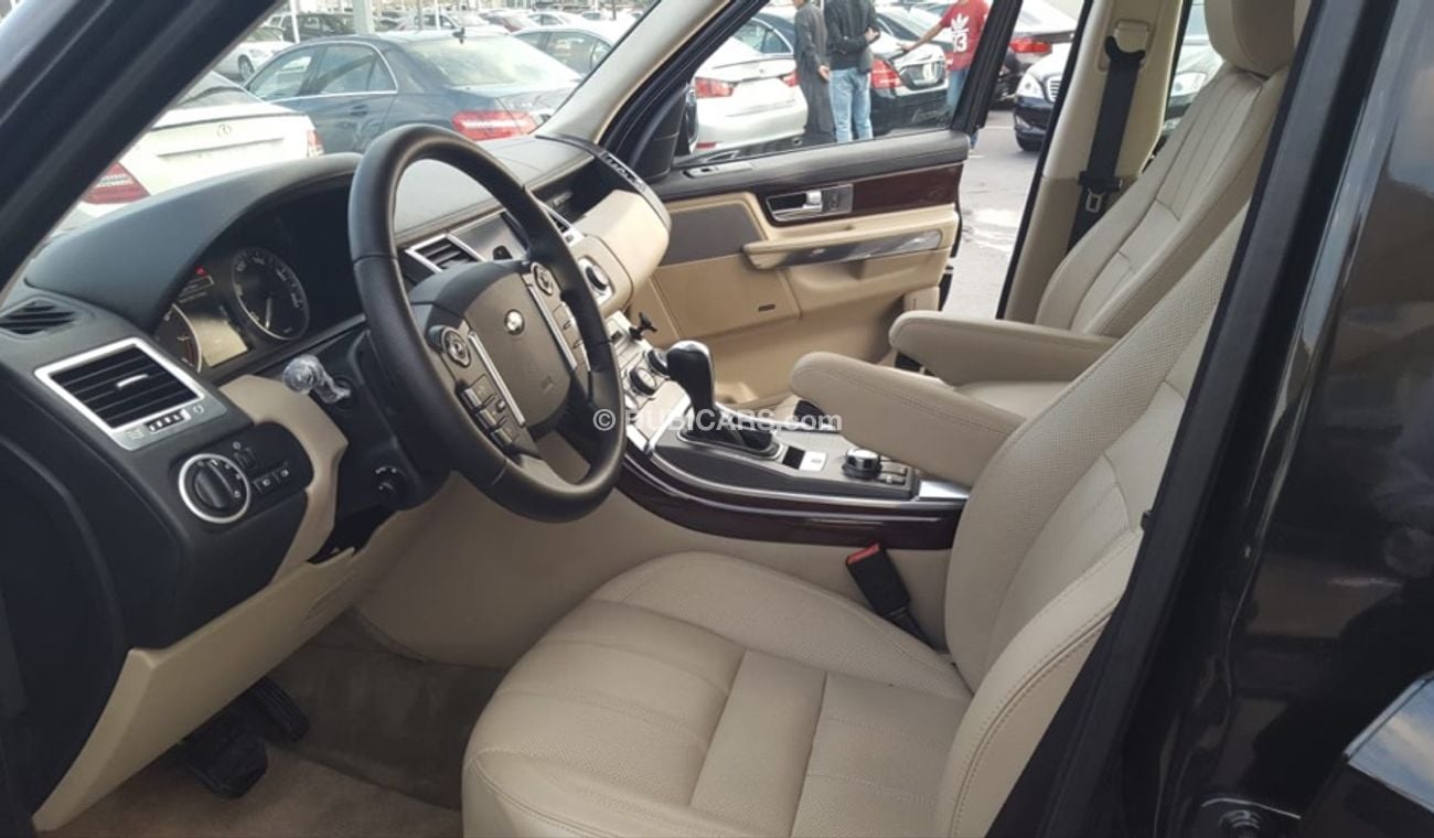 Land Rover Range Rover Sport 2011 car prefect condition full service full option low milea