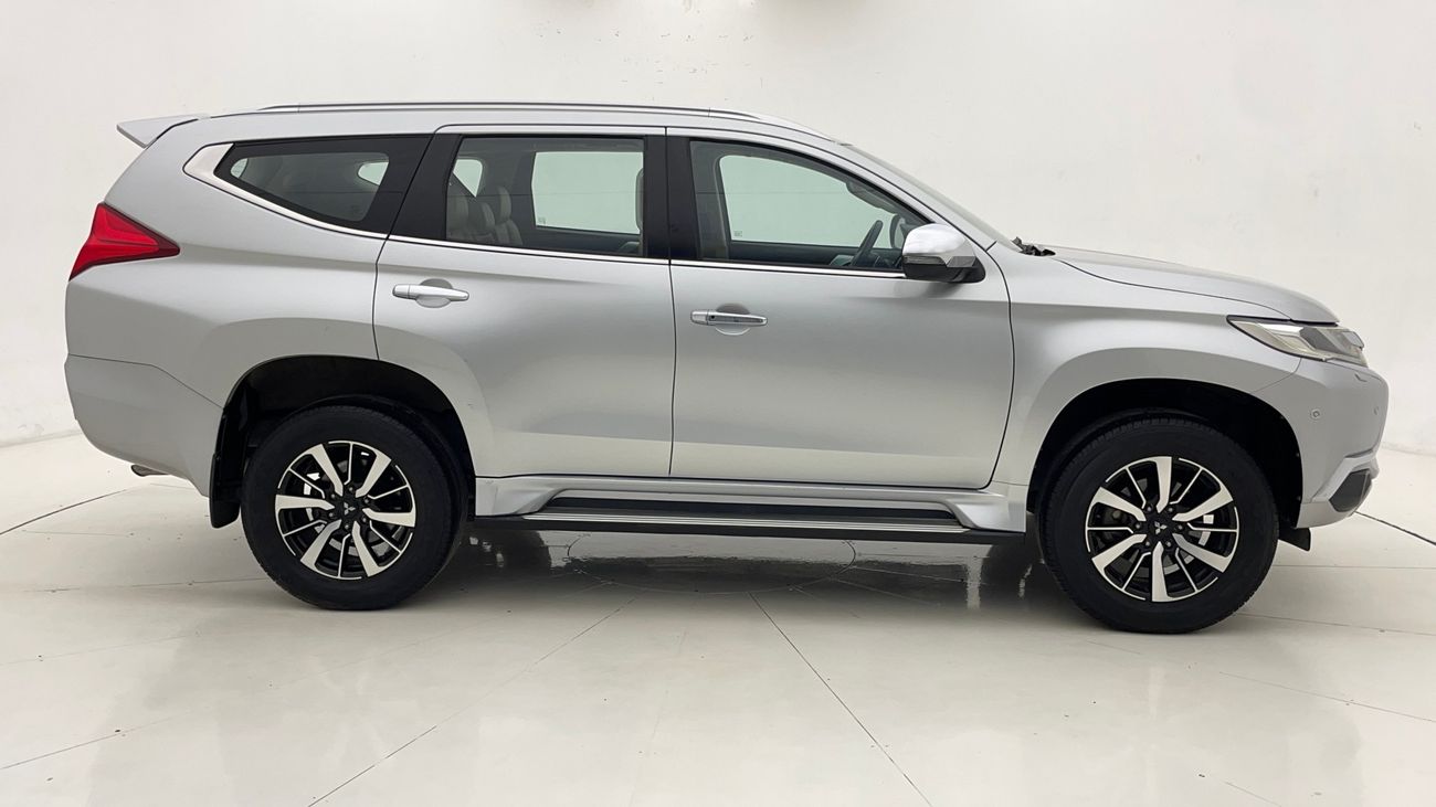 ميتسوبيشي مونتيرو سبورت GLS PREMIUM 3 | بدون دفعة مقدمة | اختبار القيادة في المنزل