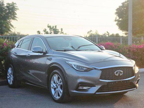 Infiniti Q30