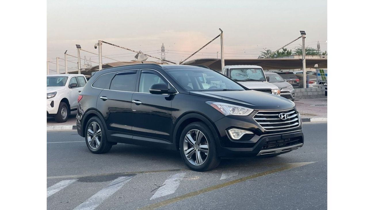 Hyundai Santa Fe 2015 Hyundai Santa Fe Ultimate Limited Edition Full Option - 3.3L V6 - AWD 4x4 - 7 Seater Full Panor