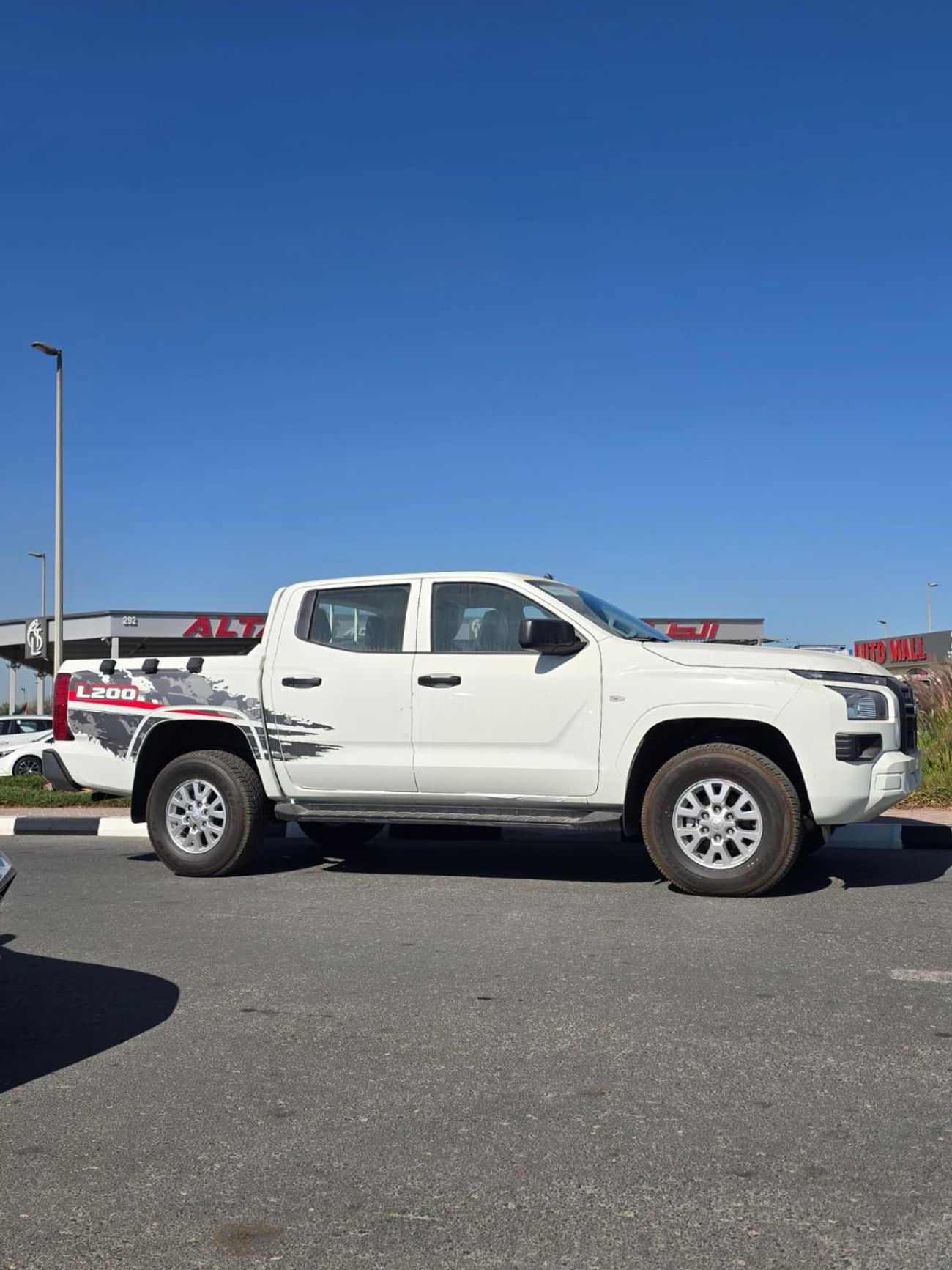 Mitsubishi L200 GLX Double Cab Petrol 2.4L