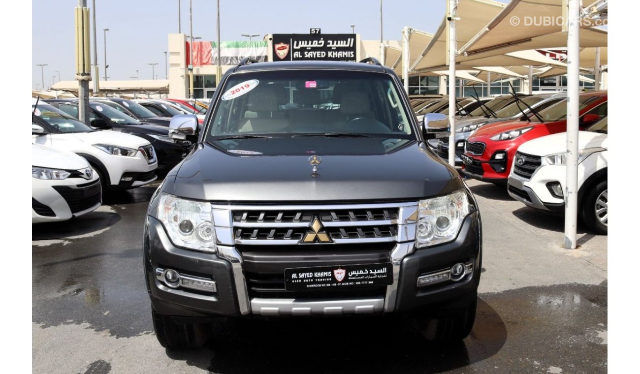 Mitsubishi Pajero GLS Mid ACCIDENTS FREE - GCC - MID OPTION - PERFECT CONDITION INSIDE OUT