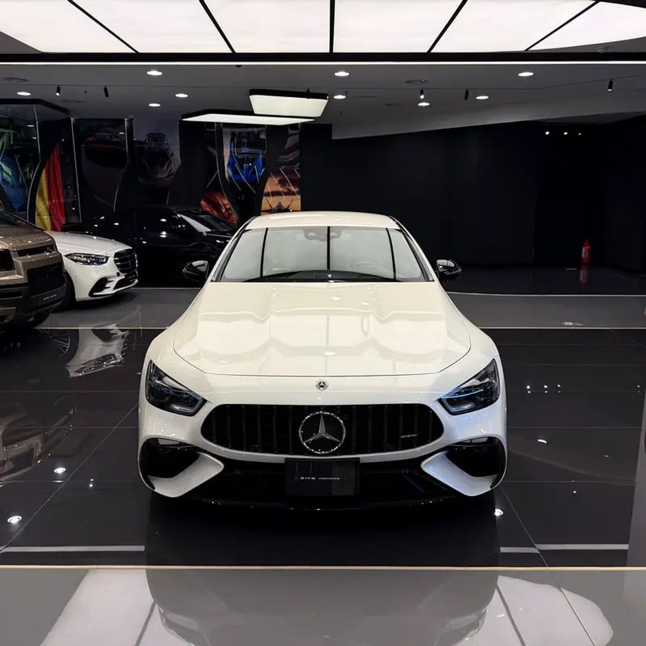 مرسيدس بنز C 30 AMG GT S E PERFORMANCE