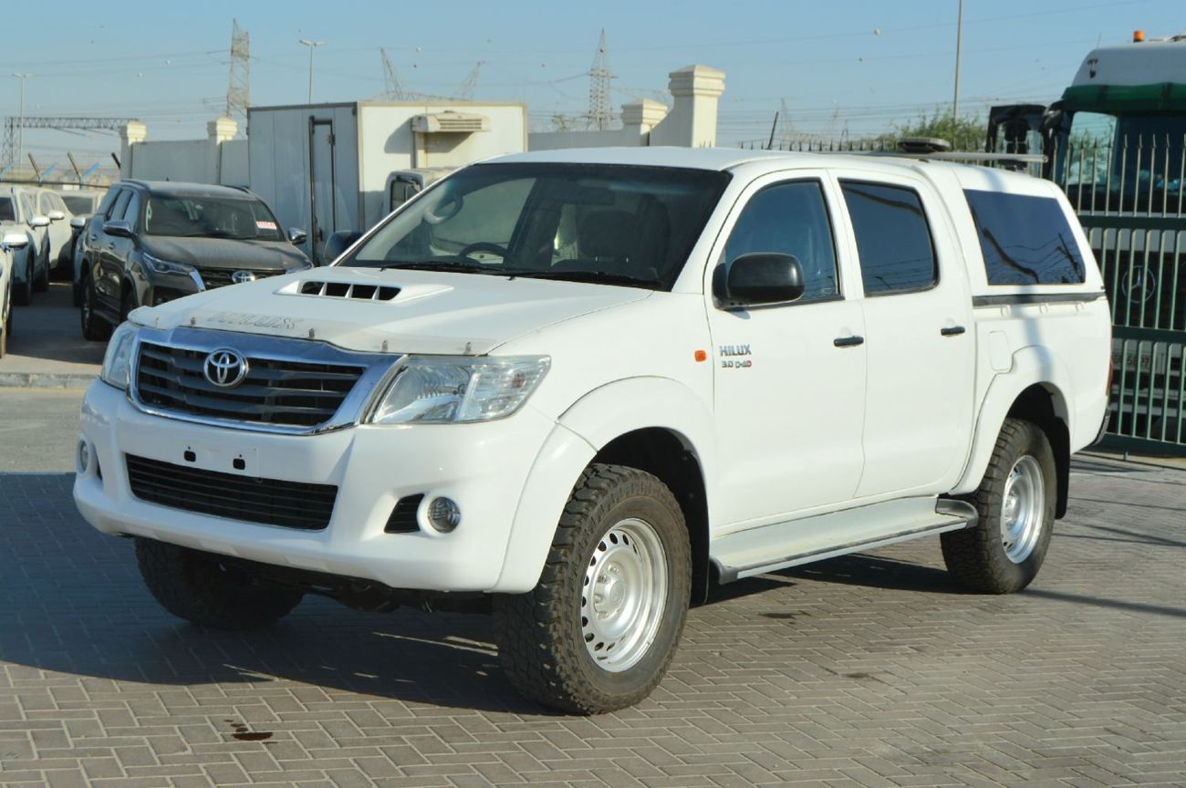 تويوتا هيلوكس Double cabin 3.0L, perfect inside and outside