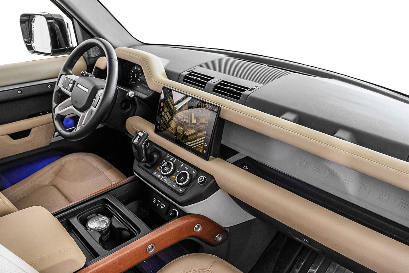 لاند روفر ديفندر 110 SE P300 2.0L