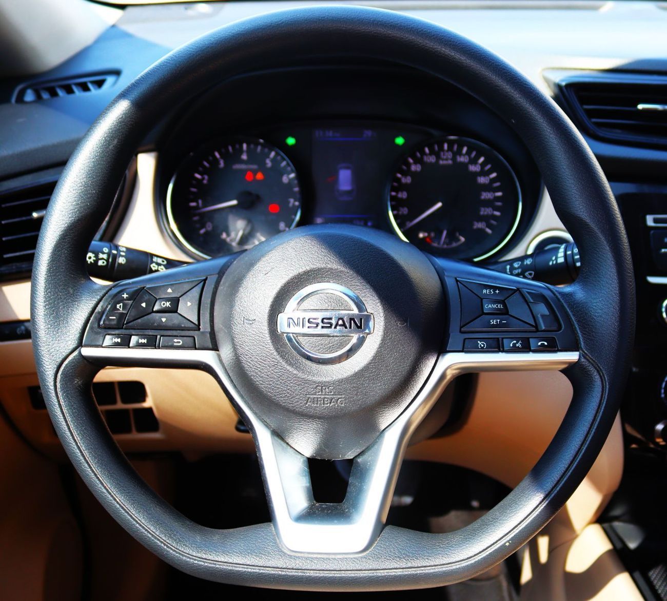 نيسان إكس تريل نيسان إكستريل -2021 - خليجى -  بدون حوادث - 2.5L- 4WD - ممشى قليل  بحاله ممتازه