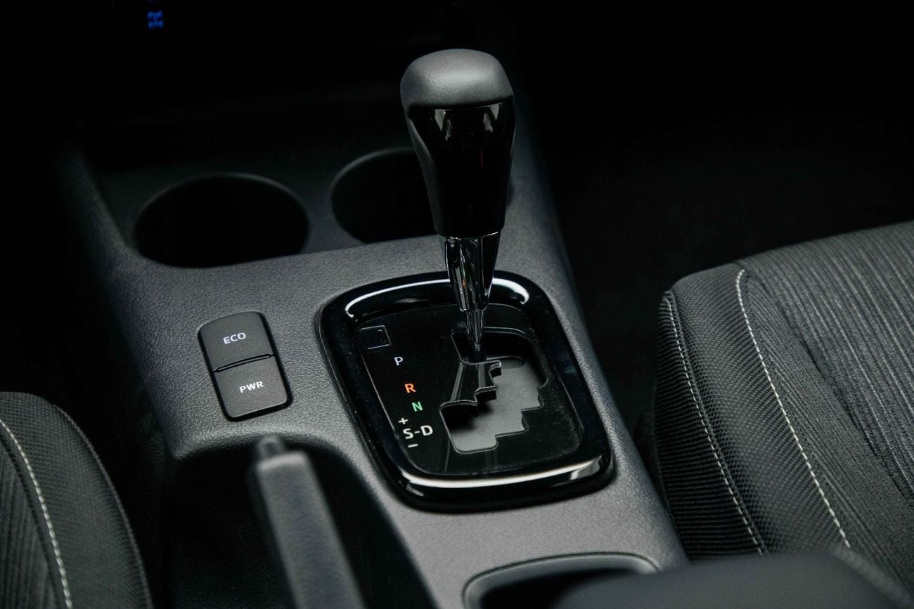 تويوتا هيلوكس Adventure 4.0L - Platinum White Inside MLM Black | Export Only