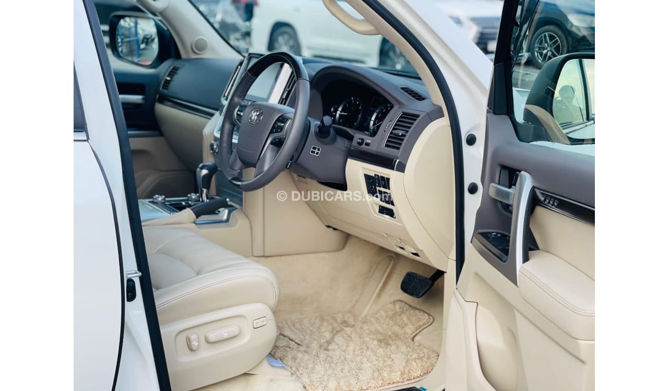 Toyota Land Cruiser Toyota ZX Landcruiser Petrol Engine model 2018 top of the range car very clean and good condition