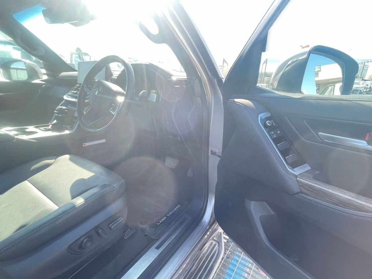 تويوتا لاند كروزر DIESEL 3,346 LITER ,RIGHT HAND DRIVE ONLY FOR EXPORT AVAILABLE