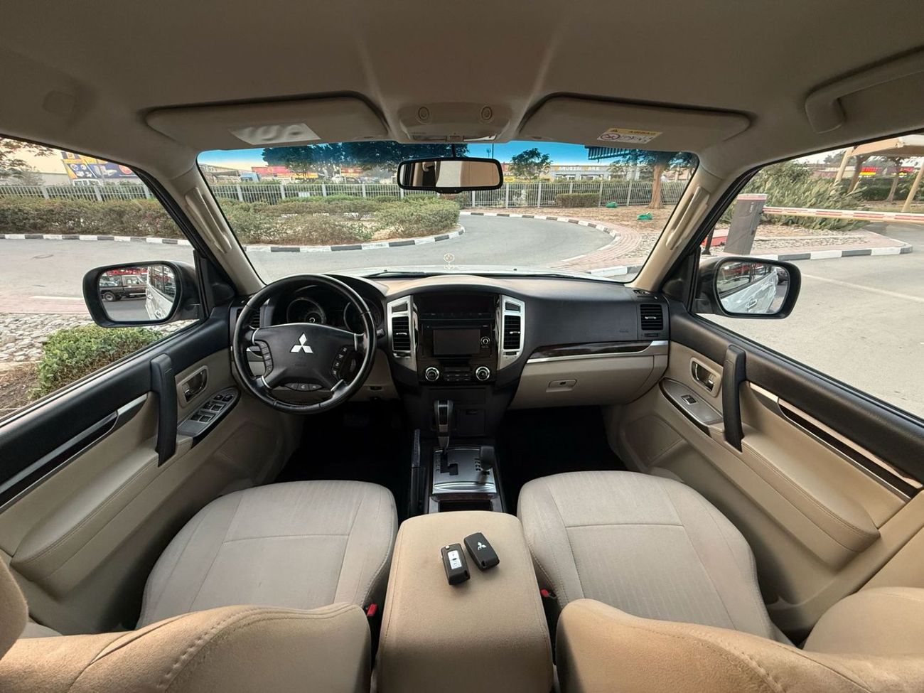 ميتسوبيشي باجيرو GLS Mid 3.0L (175 HP)