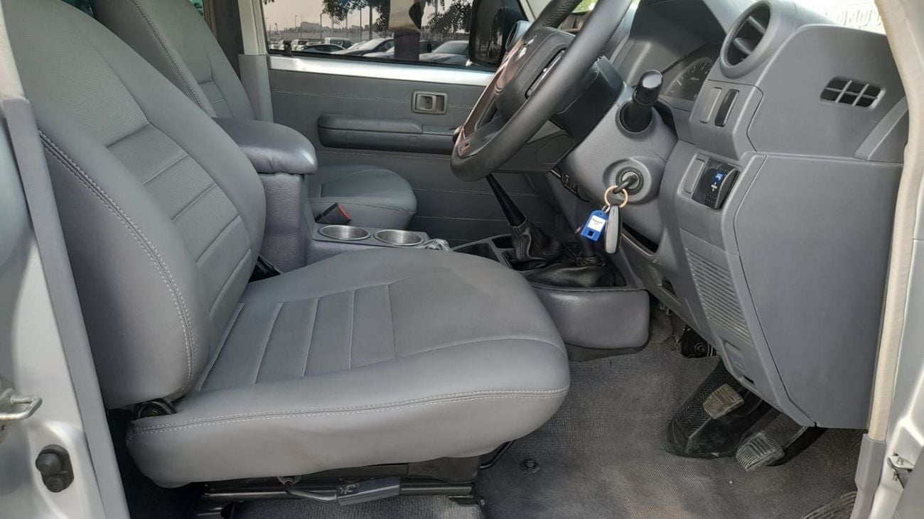 Toyota Land Cruiser Pick Up Right hand drive PICKUP GXL 4.5 V8 1VD diesel manual