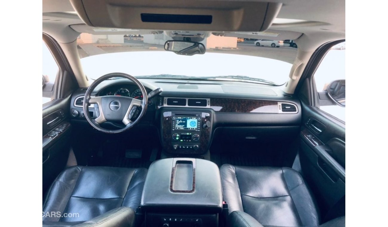 GMC Yukon GMC YOKUN | 2011 | GCC | V8 | FULL OPTION