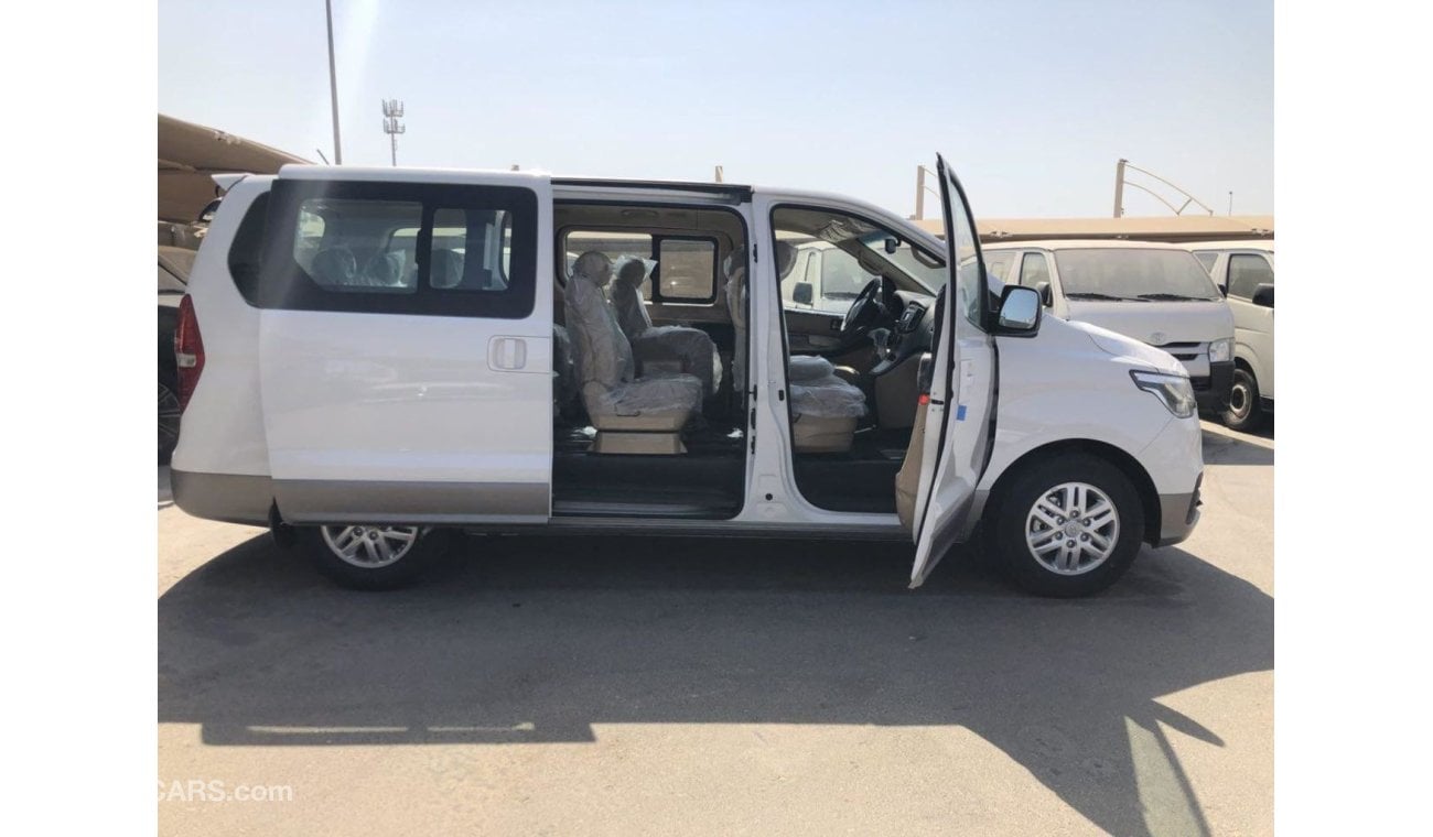 Hyundai H-1 Seats 12