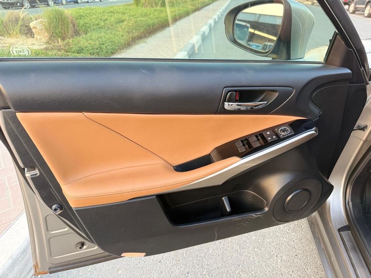 Lexus IS300 AWD (NON GCC) AWD