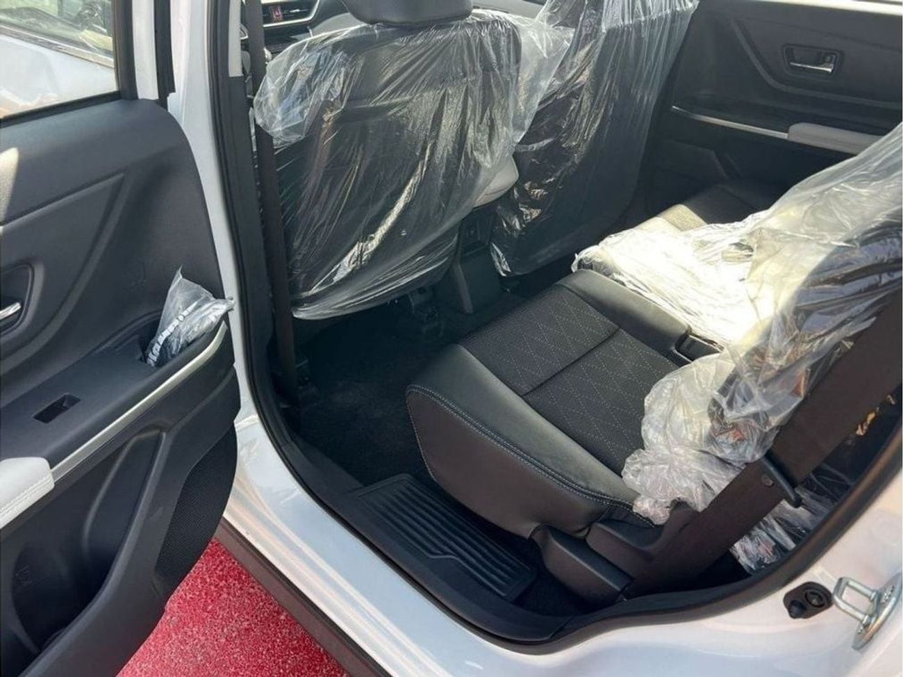 Toyota Veloz 1.5L FWD // 2024 // FULL OPTION WITH PUSH START , WIRELESS CHARGE , CRUISE CONTROL // SPECIAL OFFER