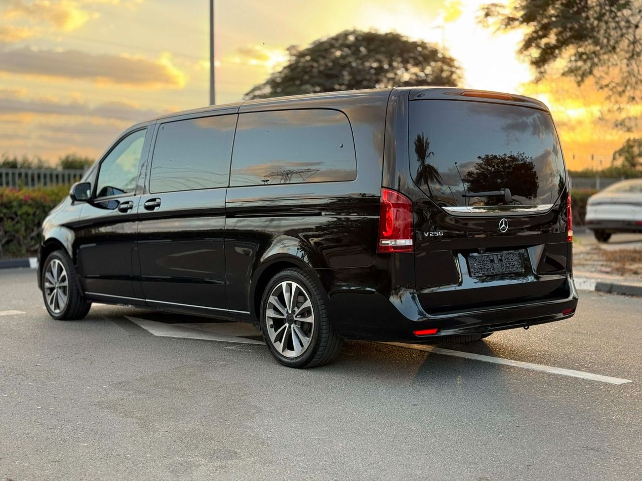 مرسيدس بنز V 250 GCC SPEC NEAT AND CLEAN