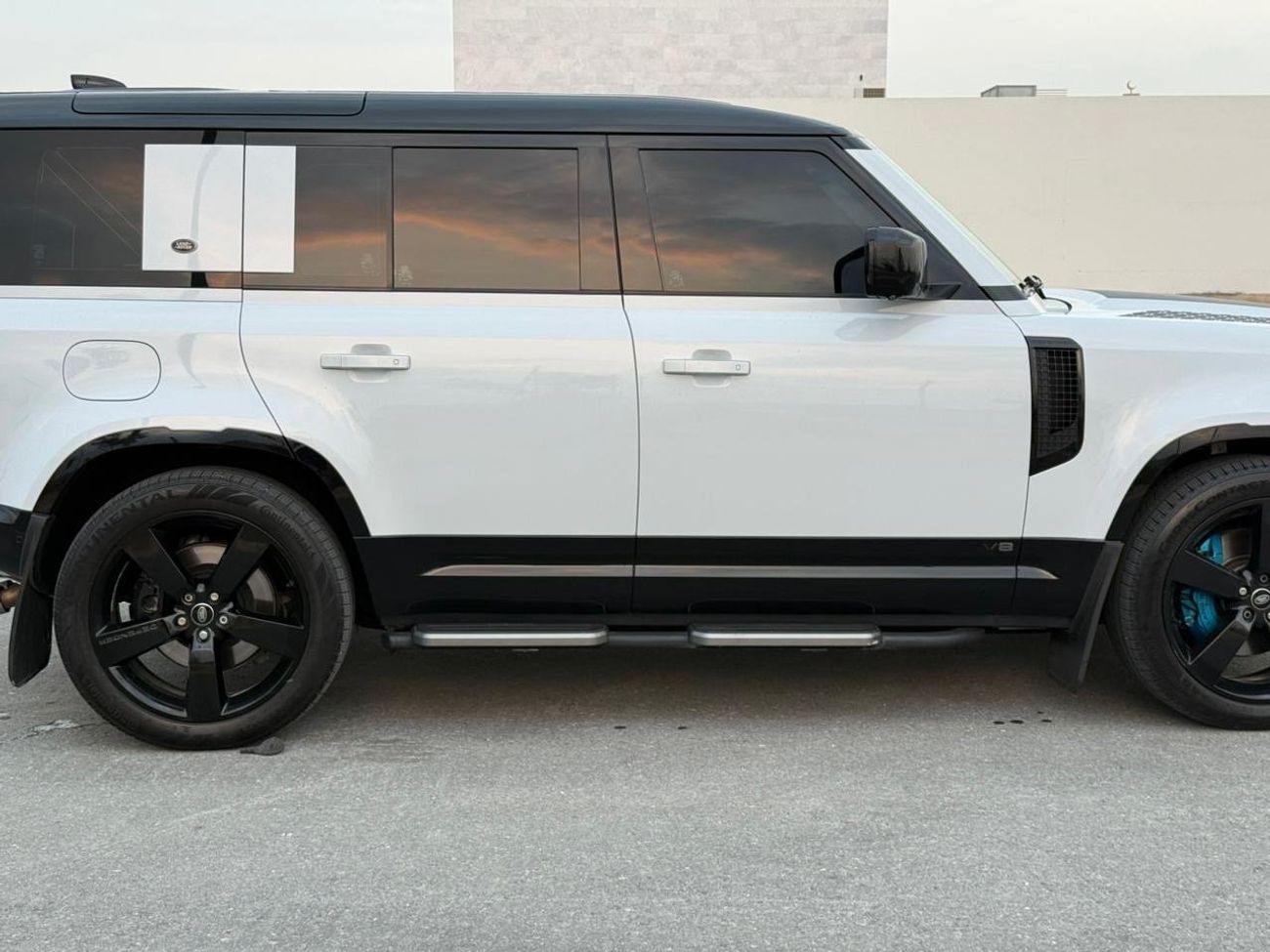 لاند روفر ديفندر 110 X P525 5.0L