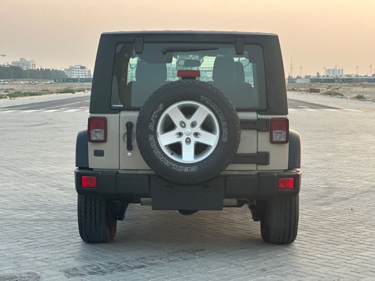 جيب رانجلر موديل 2016 خليجي حاله ممتازه من الداخل والخارج فل مواصفات