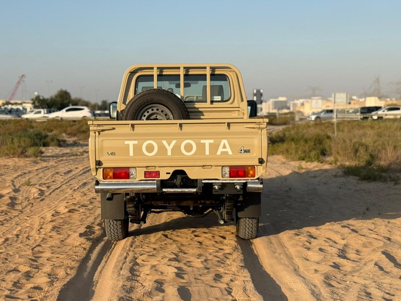 تويوتا لاند كروزر بيك آب