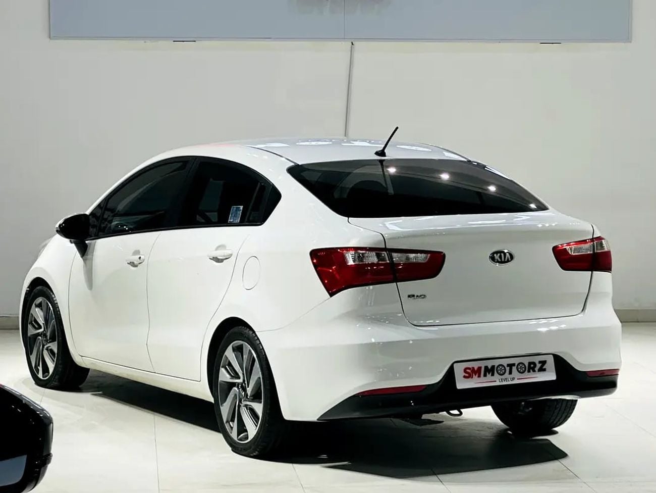 Kia Rio EX 1.4L (107 HP) Hatchback