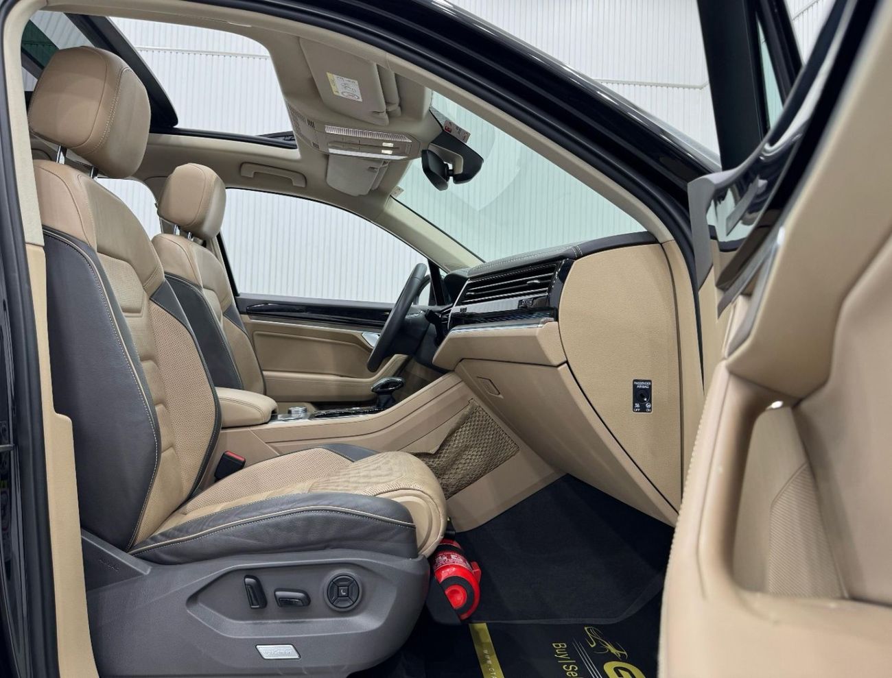 Volkswagen Touareg Highline Plus 3.0L 2019 Volkswagen Touareg Highline Plus, Warranty, Service History, GCC