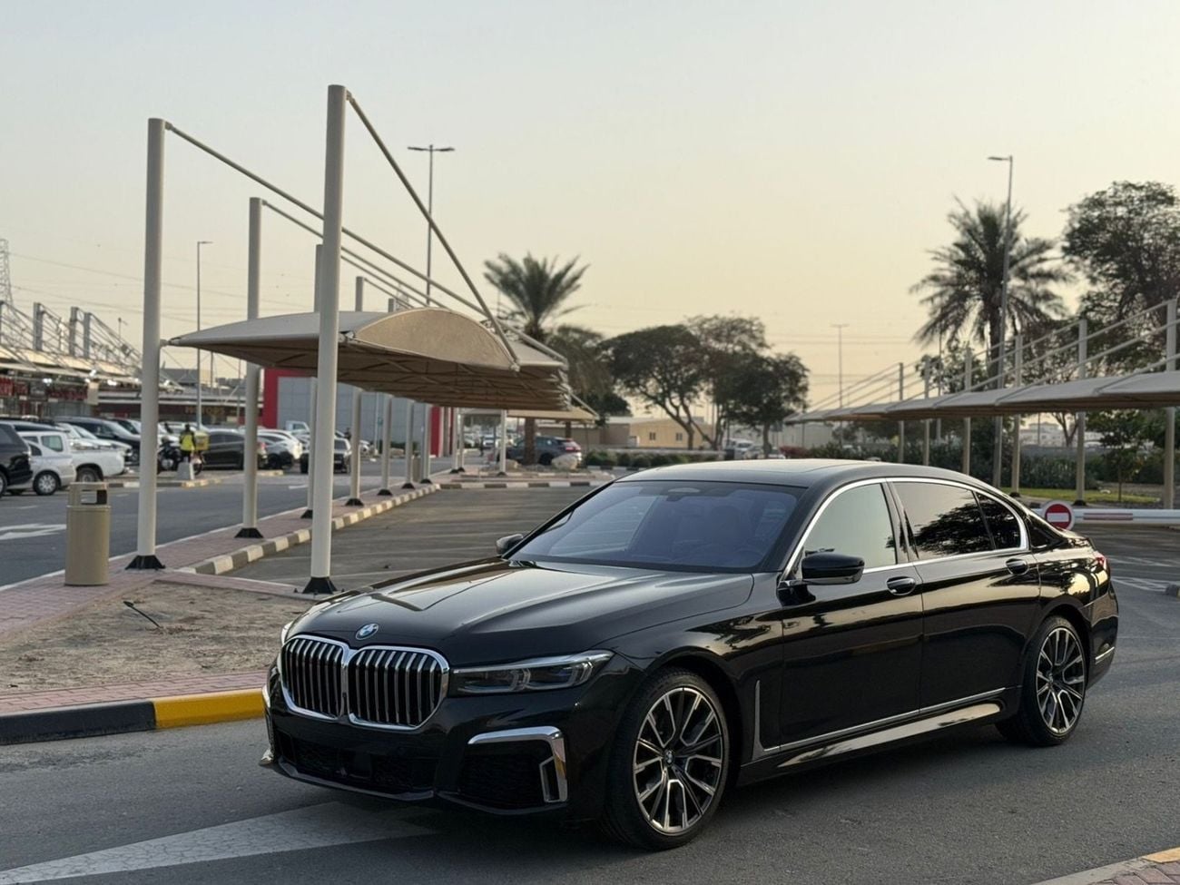 بي أم دبليو 730Li Exclusive 2.0L