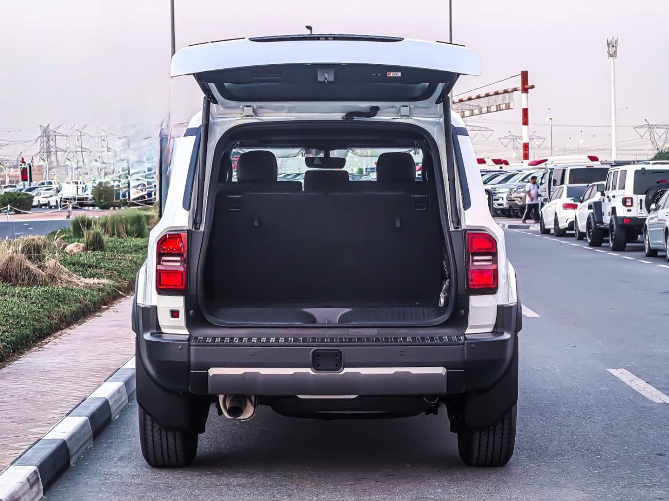 تويوتا برادو 2026 TOYOTA PRADO 2.4L ALL ROUNDER PETROL AUTOMATIC TRANSMISSION WITH LEATHER SEAT,POWER SEAT, COOL