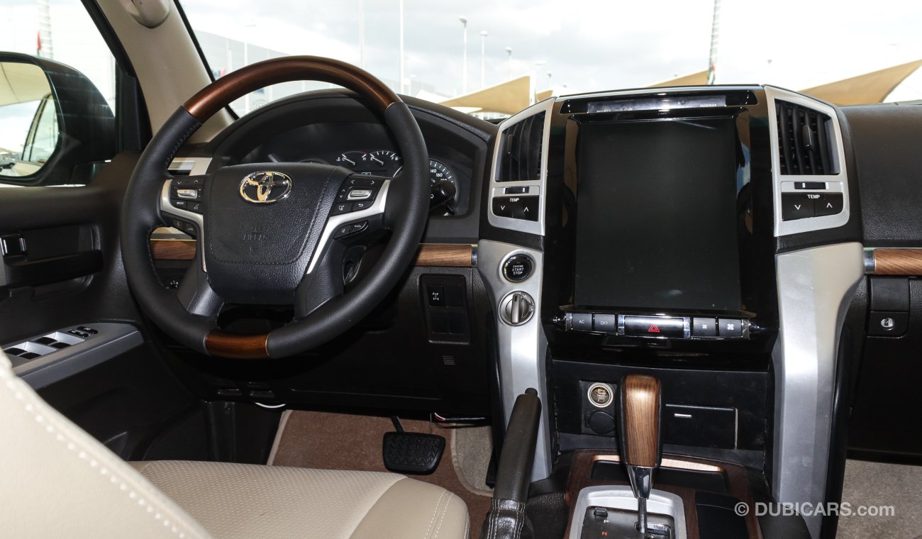 Toyota Land Cruiser GXR V6 With 2020 Facelift