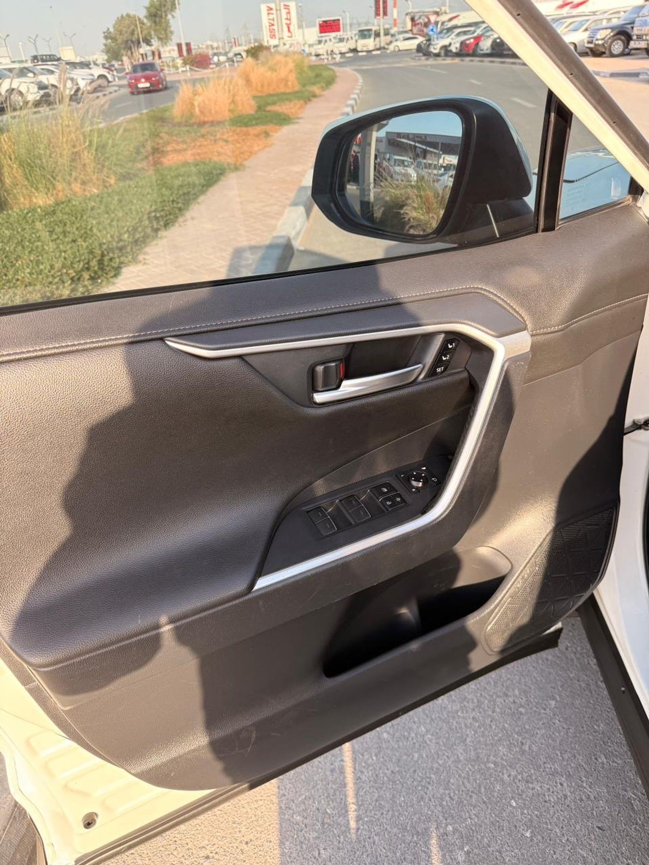 تويوتا راف ٤ Full Option 2.0L Japan push start, leather seats