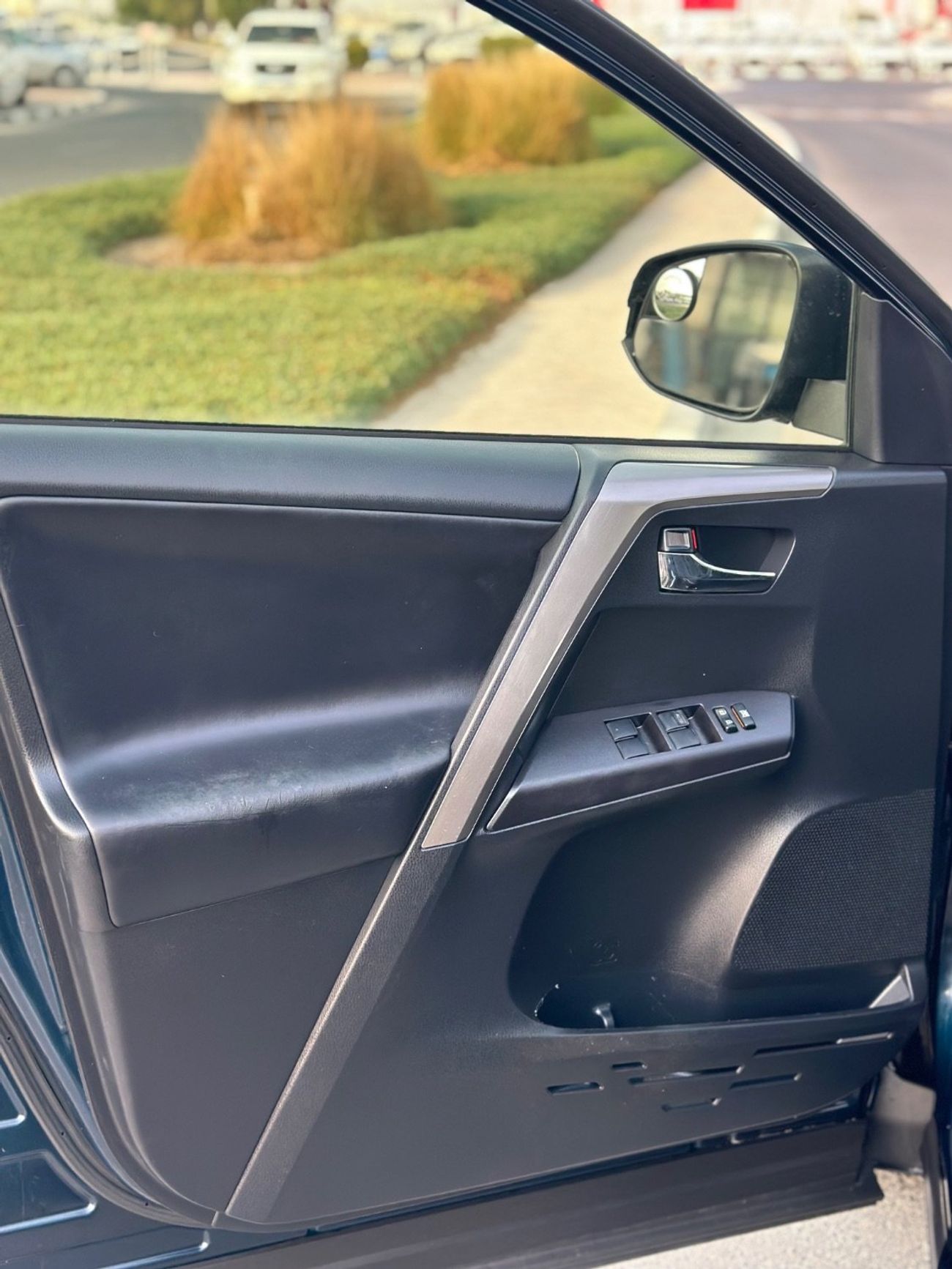 Toyota RAV4 XLE 2.5L