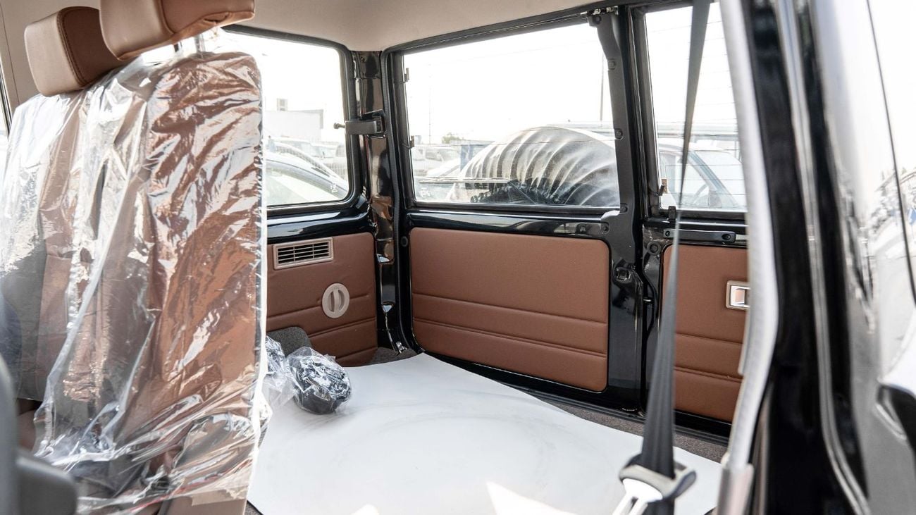 تويوتا لاند كروزر 70 2026 Toyota Land Cruiser LC76 2.8L AT Diesel (Black-Brown)