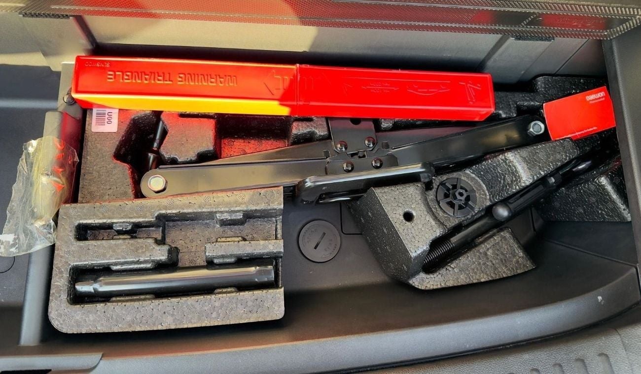 Kia Sorento PANORAMIC SUNROOF | LHD | 2.0L DIESEL ENGINE | (AT) | 2015 | REAR VIEW CAMERA