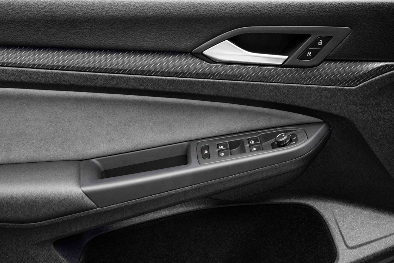 Volkswagen Golf Golf R | 2,507 P.M | 0% Downpayment | Volkswagen Golf R | Service Contract!