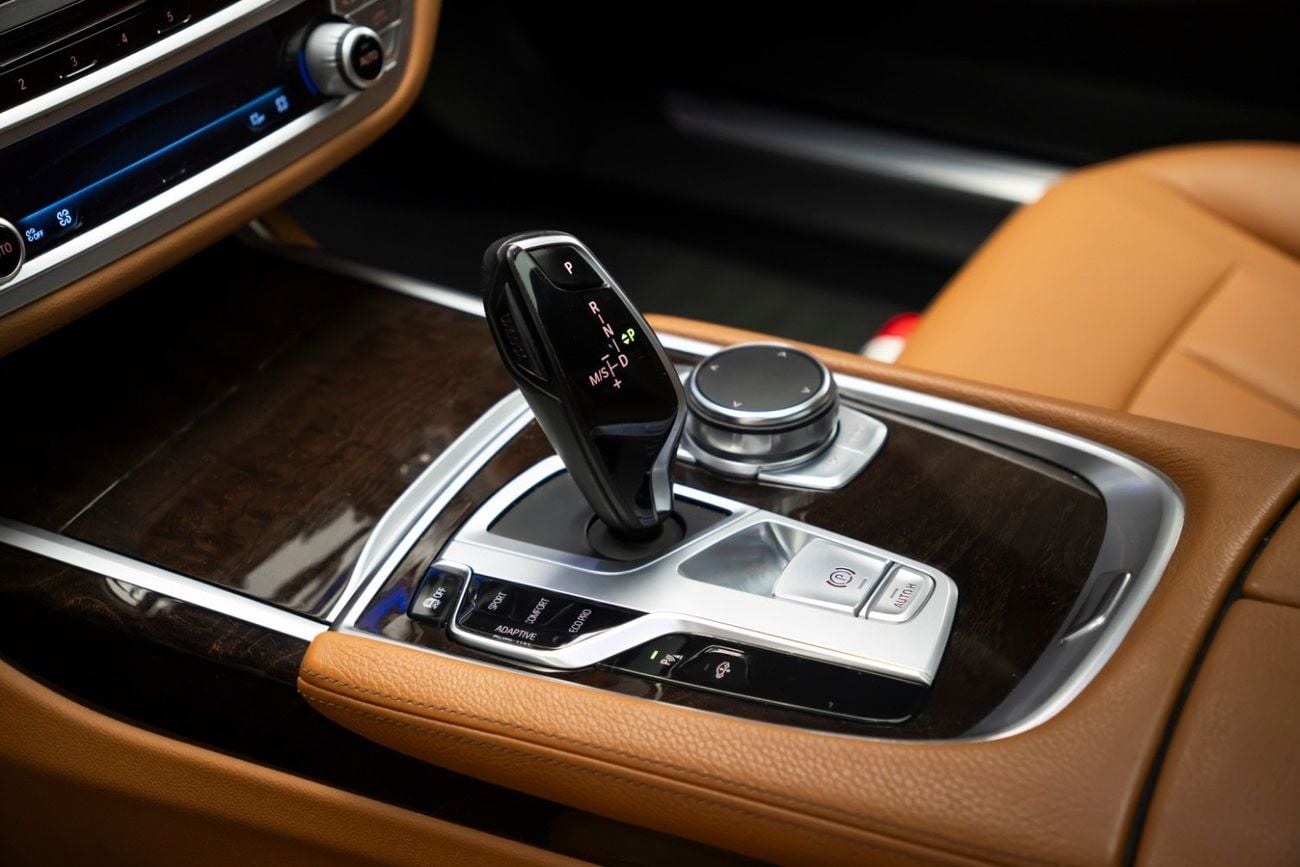 BMW 730Li EXCLUSIVE | 2018 | GCC Specs