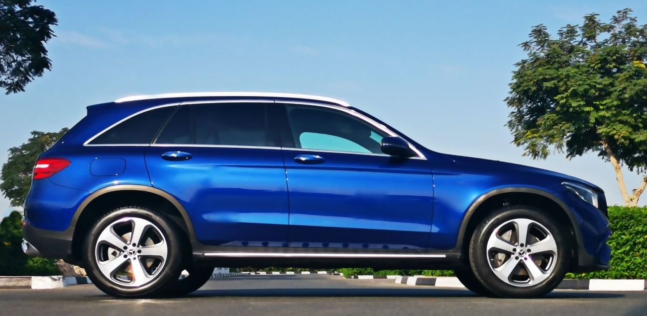 Mercedes-Benz GLC 300 2.0L-4CYL Full Option-Excellent Condition American Specs