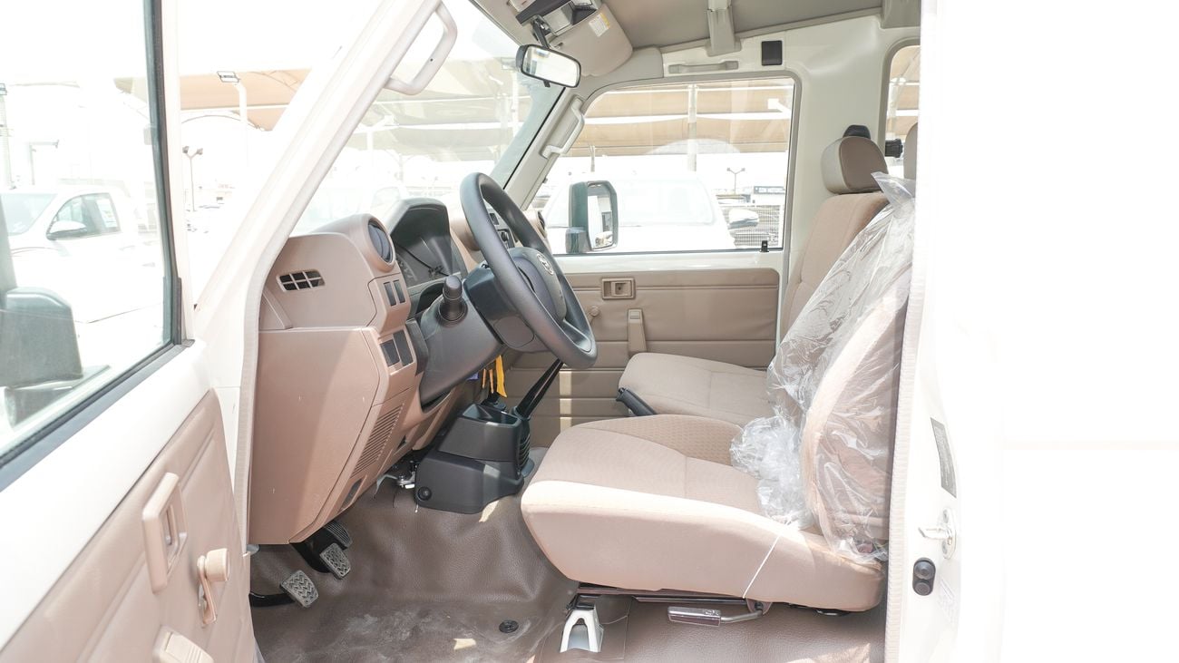 Toyota Land Cruiser 70 4.0L V6 M/T