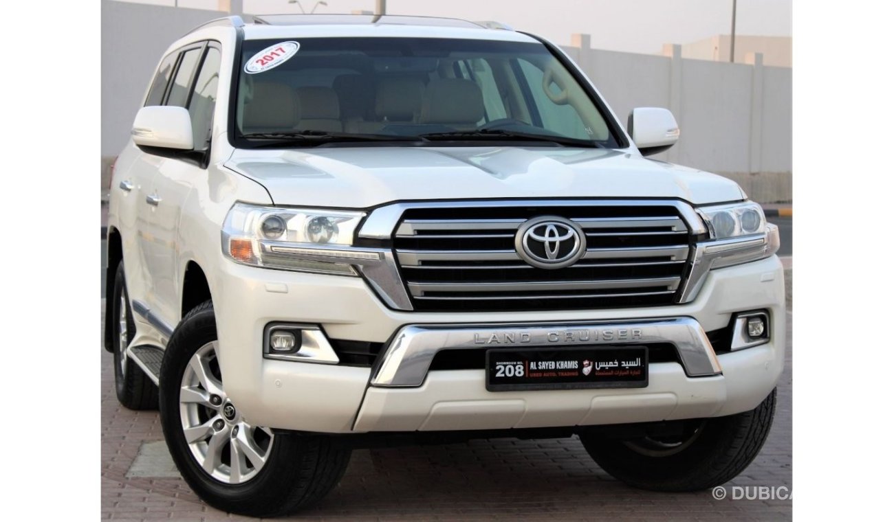 Toyota Land Cruiser Toyota Land Cruiser 2017 GCC 8 cylinder in excellent condition without accidents, very clean from in