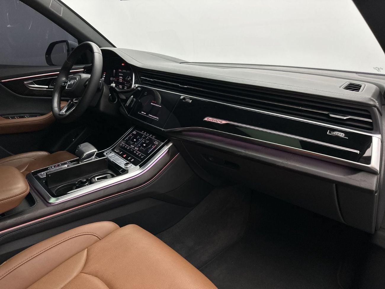 Audi Q8 55 TFSI quattro (340 HP) Luxury (Ref# 01416)