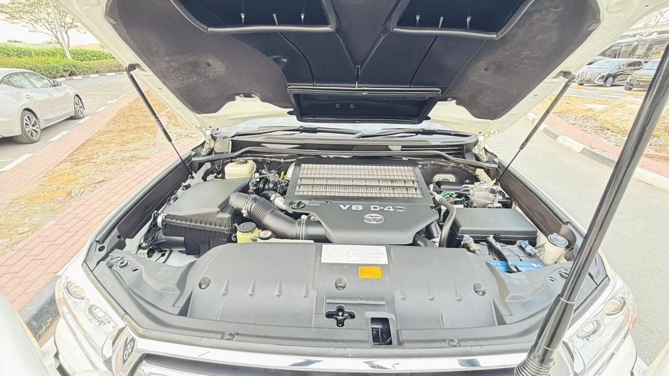 Toyota Land Cruiser 2019 | 4.5L DIESEL | AT | RHD | HEAVY BULL BAR WITH LED FOCUSED LIGHTS | PUSH START ENGINE | REAR CL