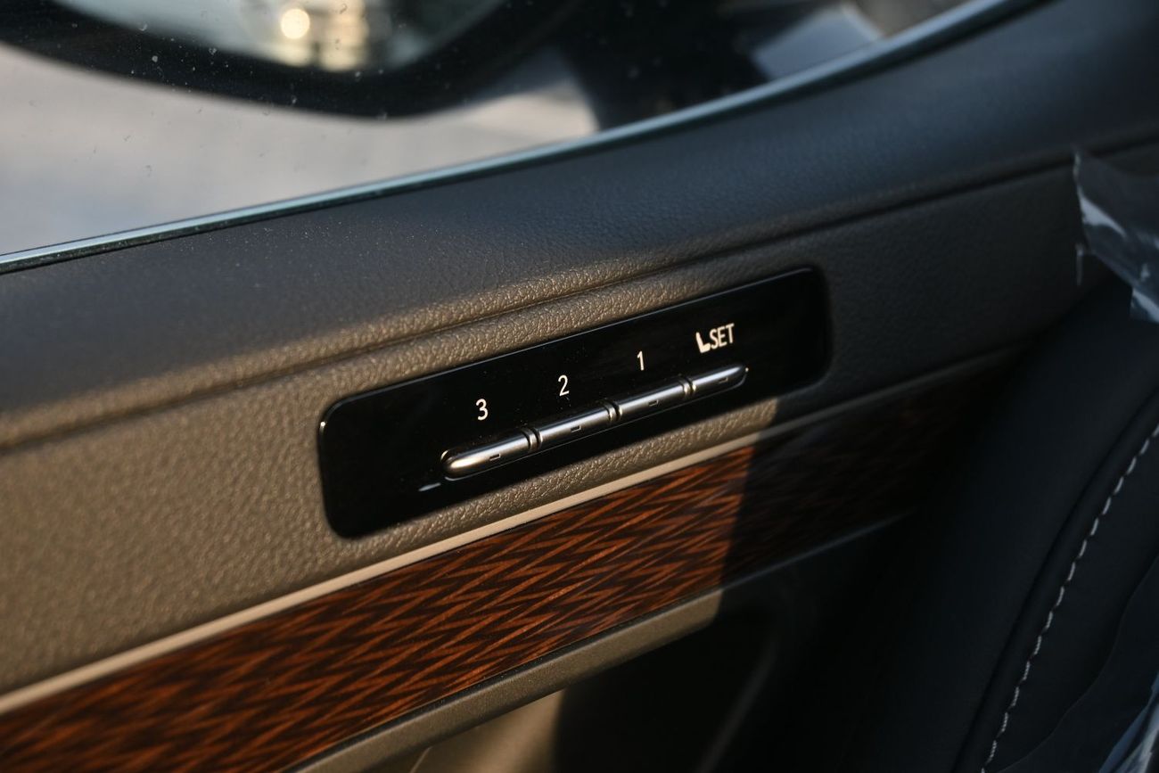 Lexus LX600 SIGNATURE Turbo Sport, 3.5L Twin-Turbo V6, Color Black